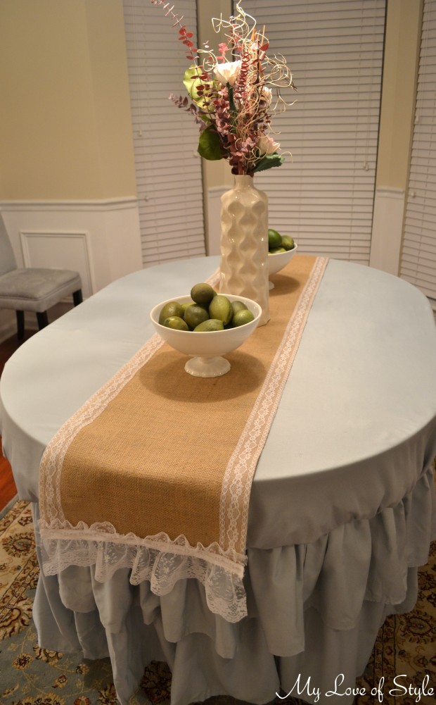 Burlap-and-Lace-Table-Runner
